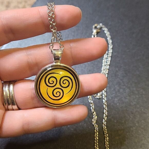 Air tribe - Airbender Nations element inspired Symbols v2, 12in chain - Picture 3 of 4